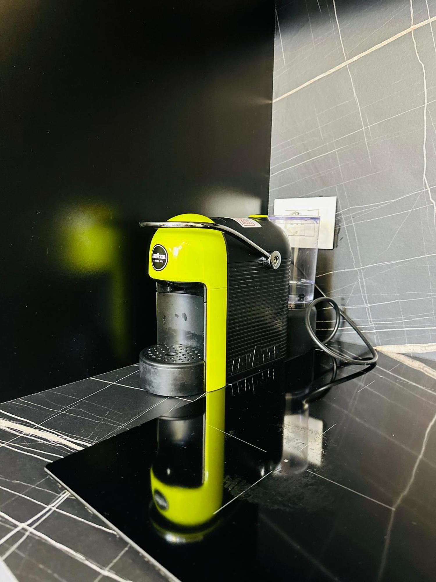 Luxurious Central Stay - Self Check-In Tirana Bagian luar foto
