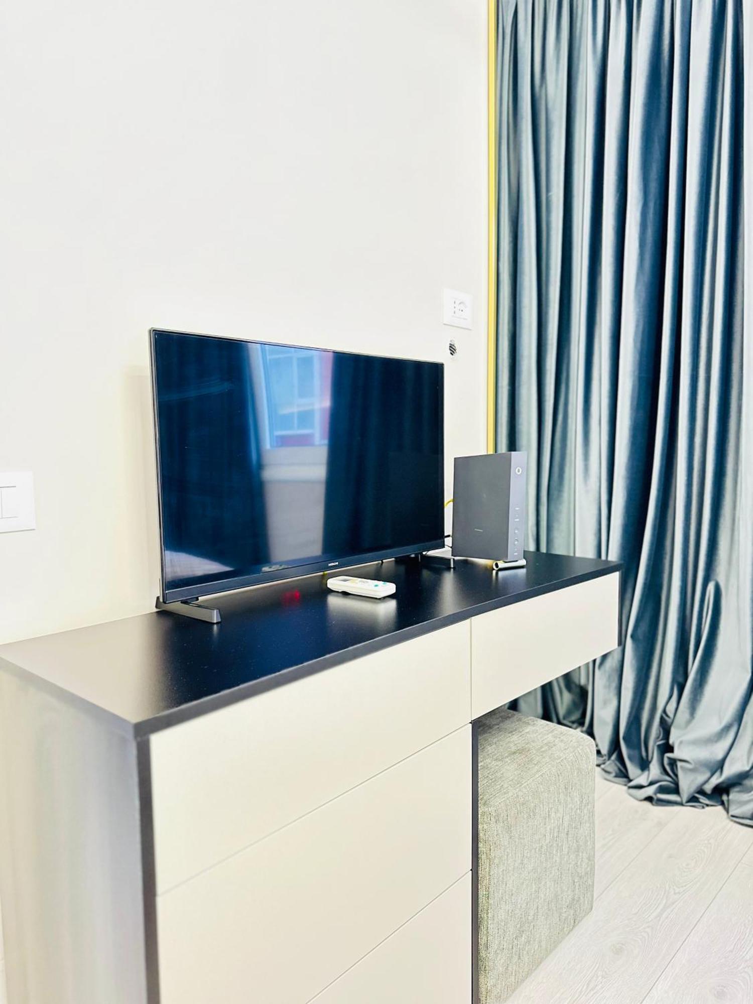 Luxurious Central Stay - Self Check-In Tirana Bagian luar foto