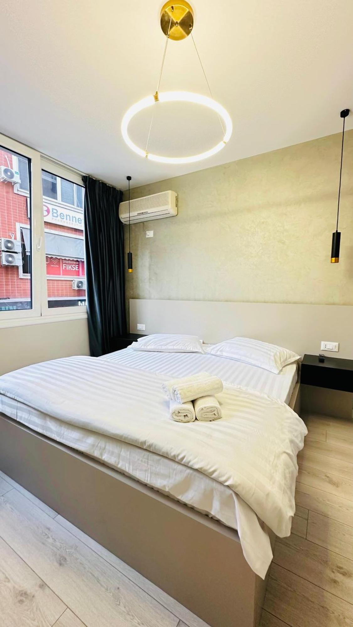 Luxurious Central Stay - Self Check-In Tirana Bagian luar foto